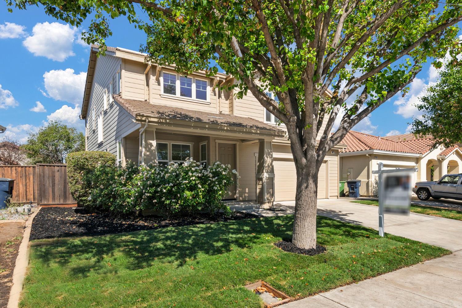 Detail Gallery Image 2 of 40 For 4677 Bonsai Ave, Tracy,  CA 95377 - 4 Beds | 2/1 Baths