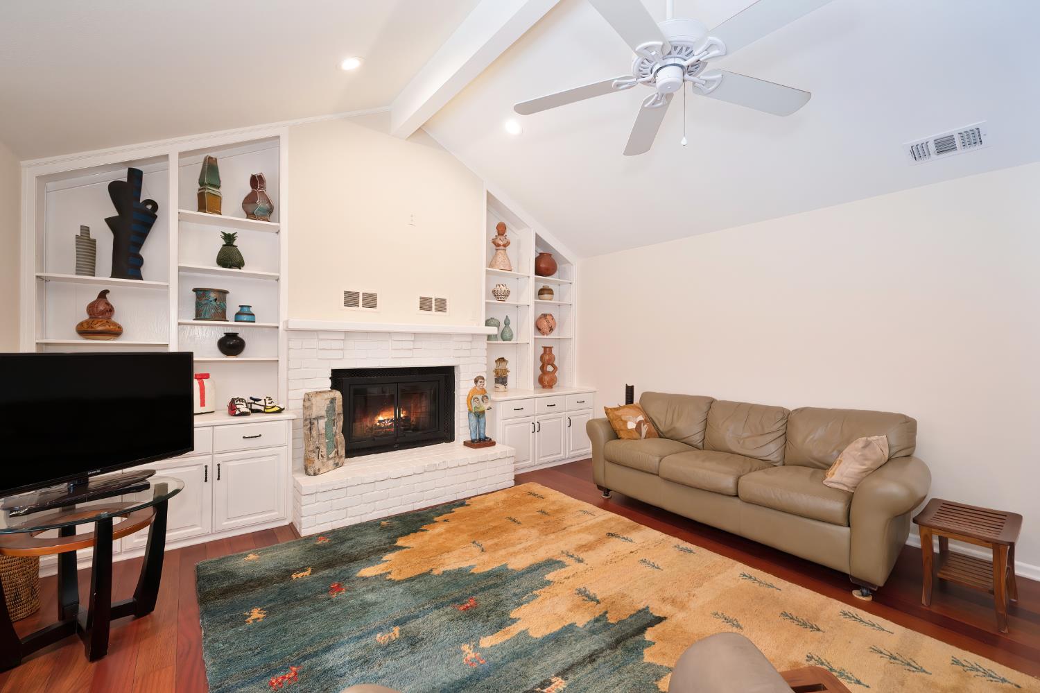 Detail Gallery Image 18 of 68 For 6441 via Del Cerrito, Sloughhouse,  CA 95683 - 3 Beds | 2/1 Baths