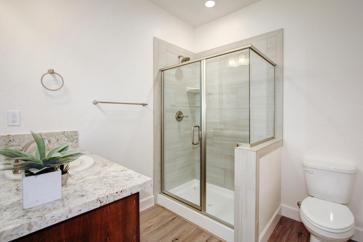 Detail Gallery Image 12 of 13 For 912 Norman Rd, Galt,  CA 95632 - 3 Beds | 3 Baths