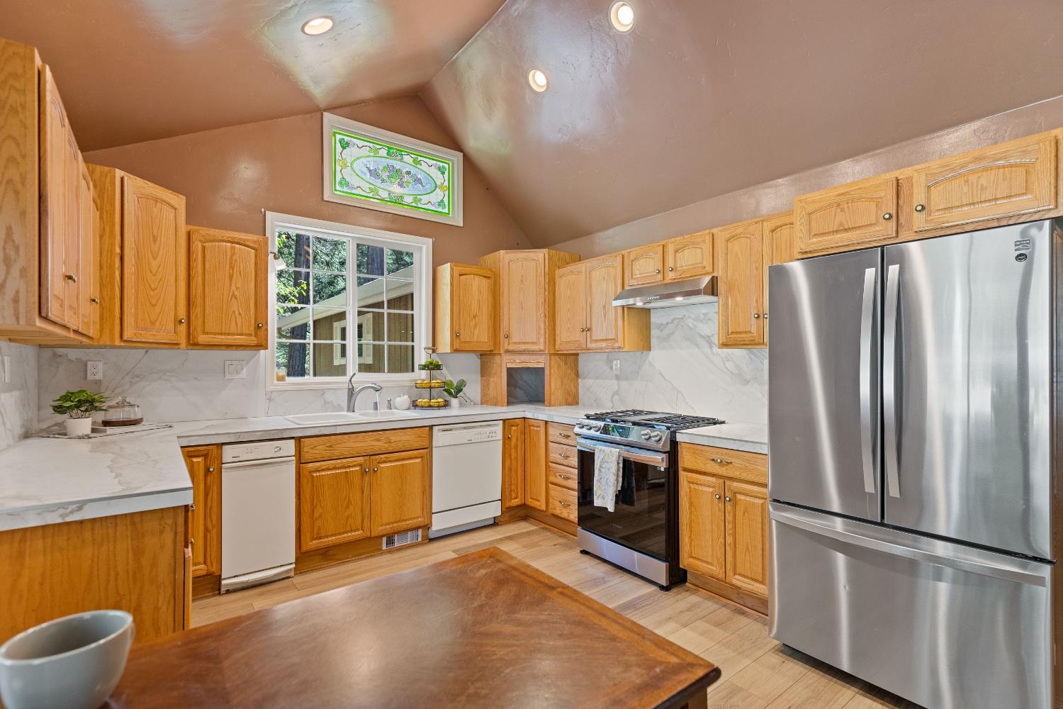 Detail Gallery Image 17 of 98 For 19163 Scotts Flat, Nevada City,  CA 95959 - 5 Beds | 5 Baths