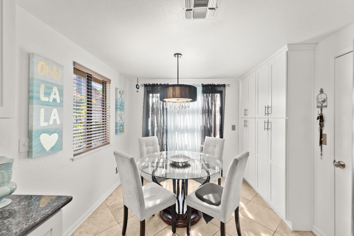 Detail Gallery Image 19 of 53 For 8193 Rose Vine Ln, Fair Oaks,  CA 95628 - 2 Beds | 2 Baths