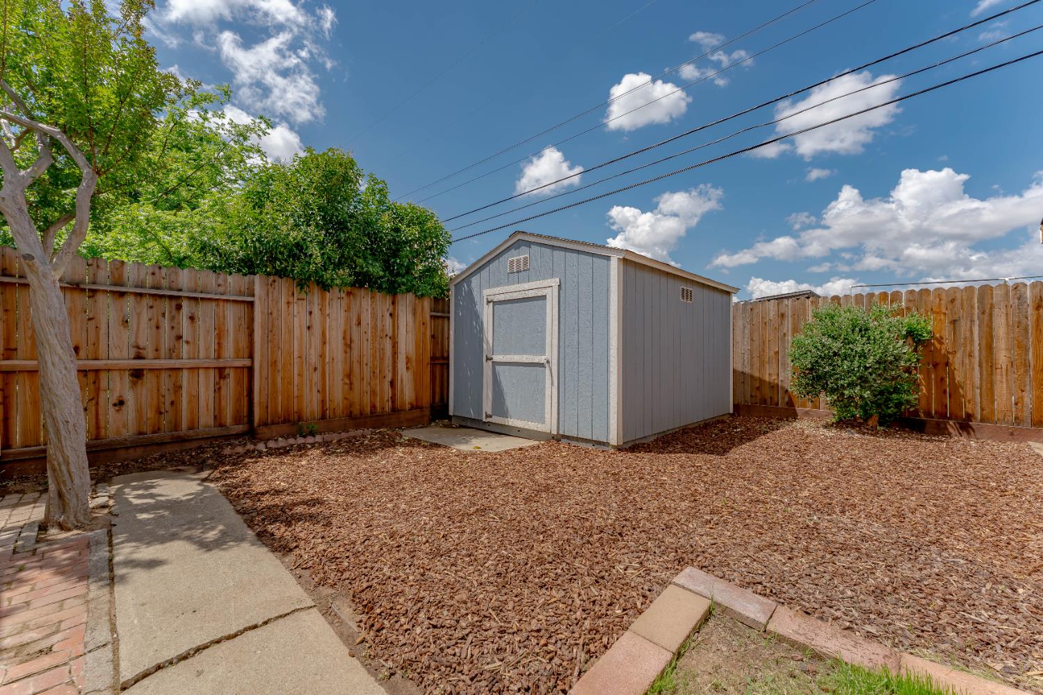 Detail Gallery Image 23 of 23 For 1325 Glenwood Rd, Sacramento,  CA 95864 - 3 Beds | 2 Baths