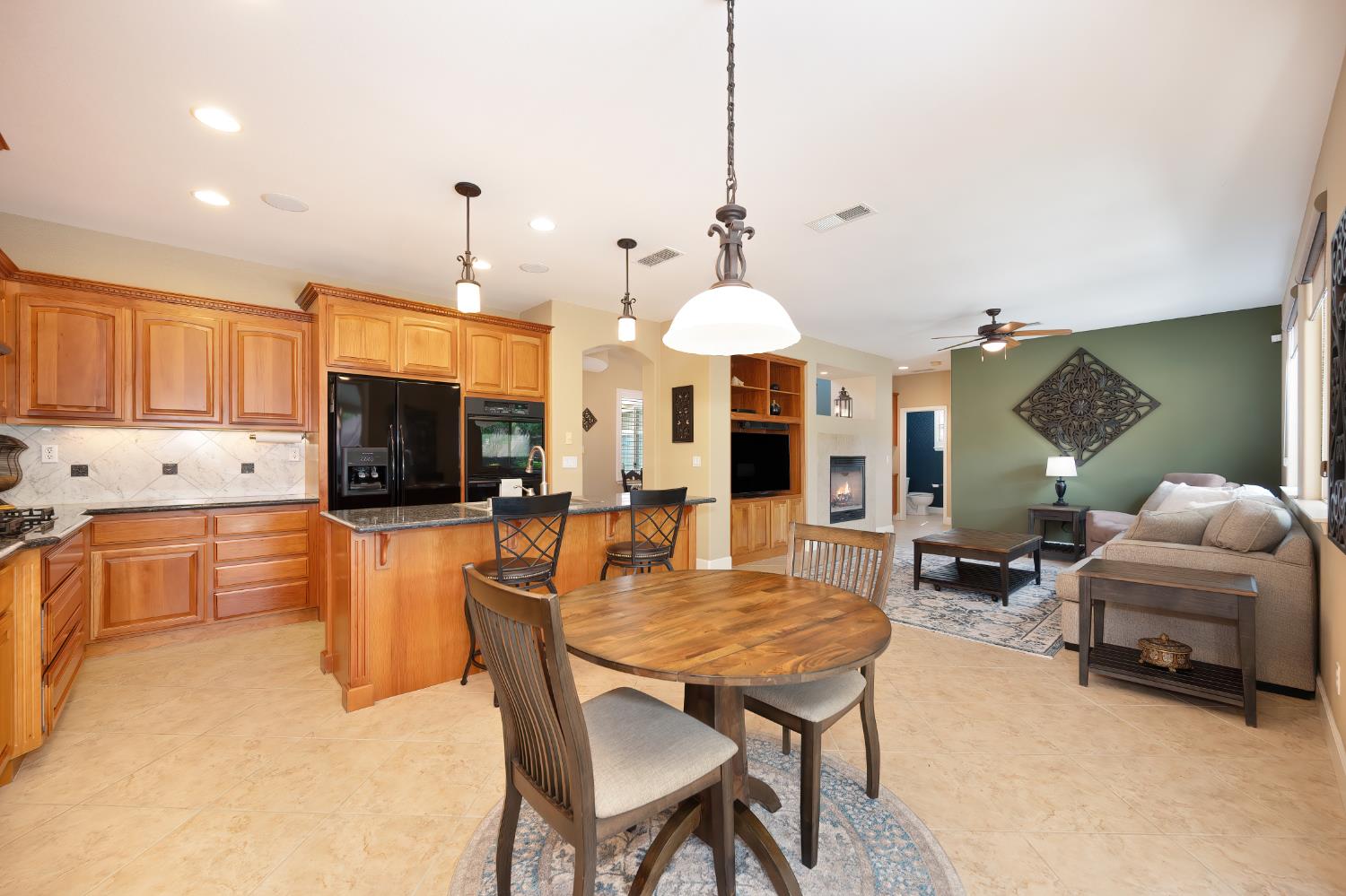 Detail Gallery Image 37 of 96 For 12379 El Portal Way, Rancho Cordova,  CA 95742 - 3 Beds | 2/1 Baths