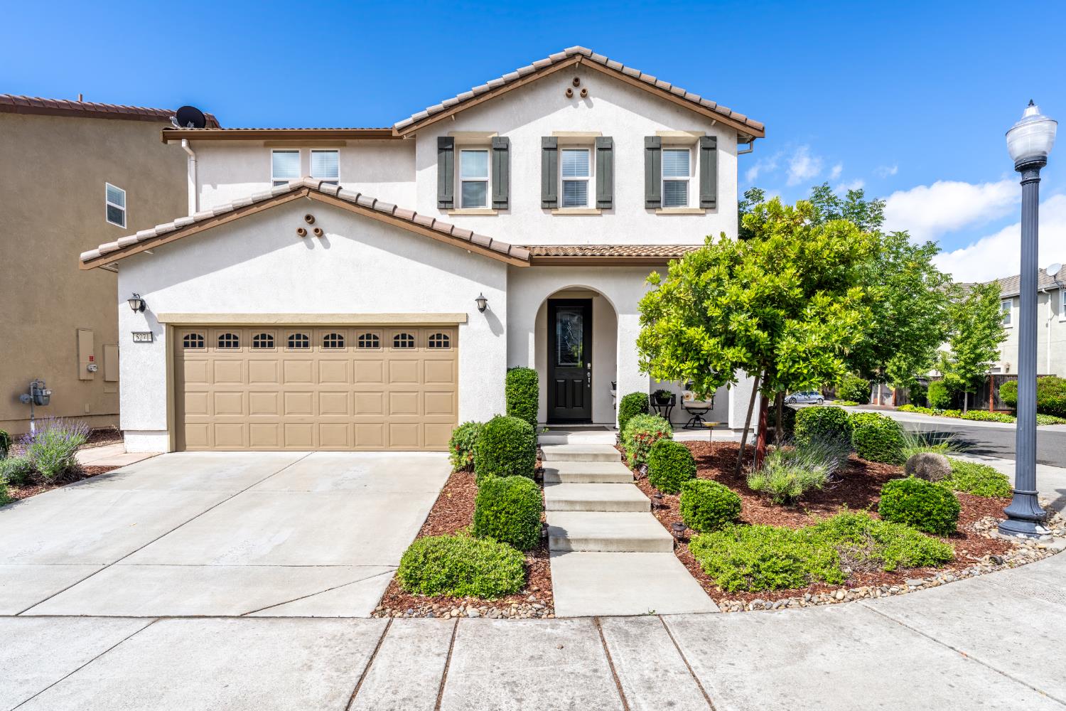 Detail Gallery Image 1 of 52 For 5271 Cloud Crest Way, Sacramento,  CA 95835 - 3 Beds | 2/1 Baths