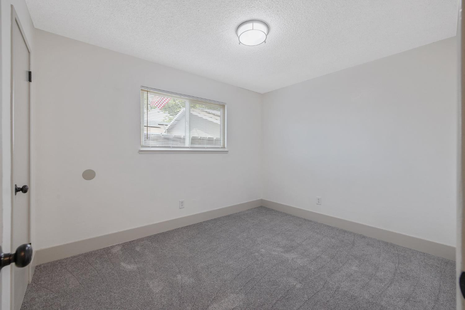 Detail Gallery Image 19 of 32 For 10141 Haven Ln, Hanford,  CA 93230 - 3 Beds | 2 Baths