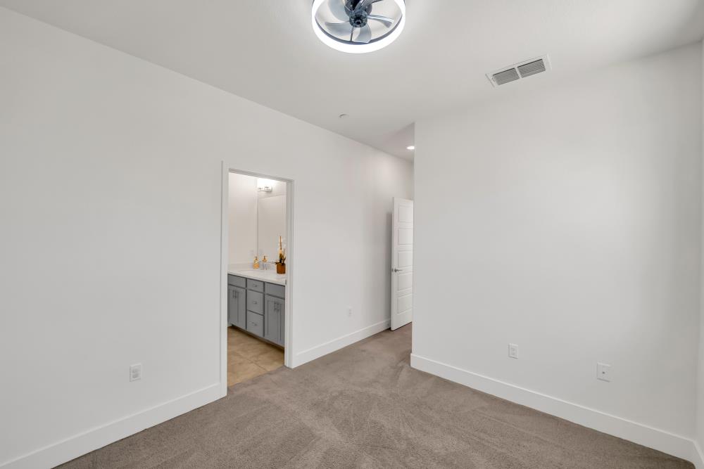 Detail Gallery Image 22 of 47 For 8836 Solo Way, Elk Grove,  CA 95757 - 3 Beds | 2/1 Baths