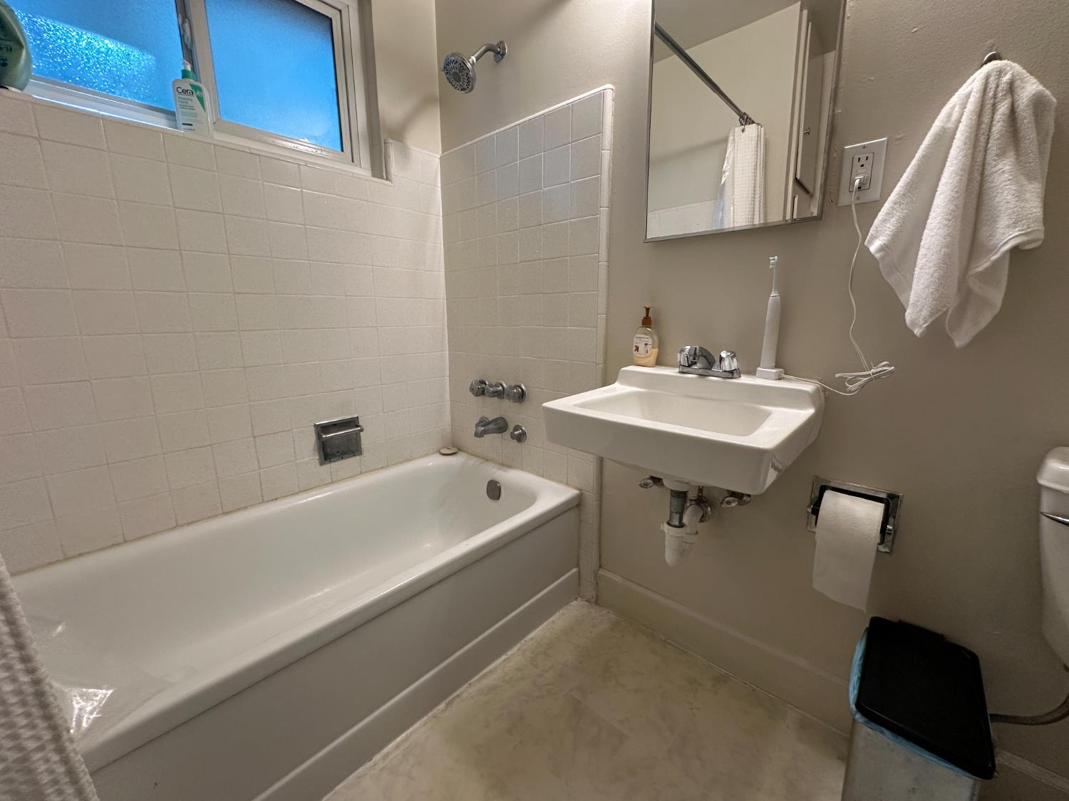 Detail Gallery Image 41 of 70 For 2124 H St, Sacramento,  CA 95816 - – Beds | – Baths