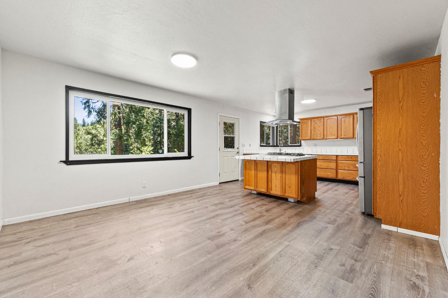 Detail Gallery Image 10 of 44 For 2809 Gardella Ln, Camino,  CA 95709 - 4 Beds | 3/3 Baths