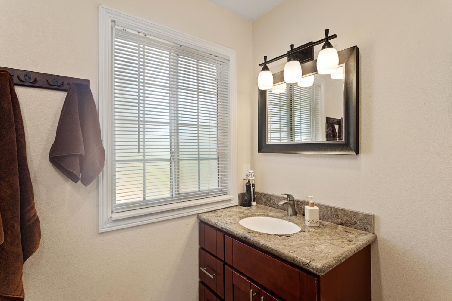 Detail Gallery Image 16 of 29 For 3136 Chelsea Rd, Sacramento,  CA 95864 - 4 Beds | 2 Baths