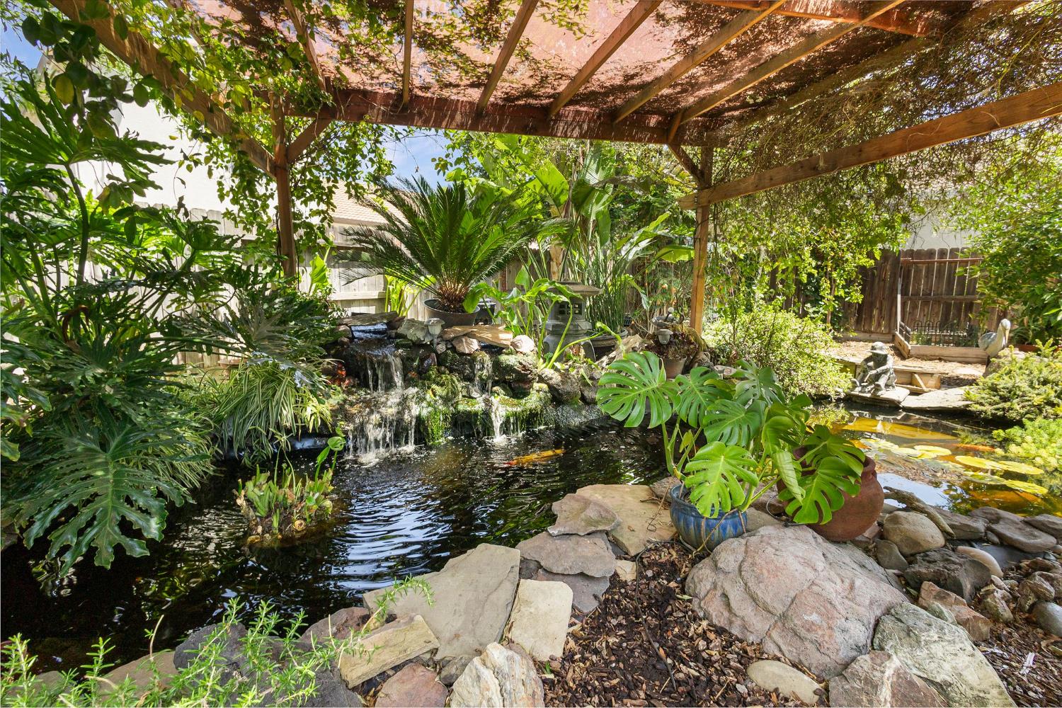 Detail Gallery Image 17 of 51 For 1637 Dreamy Way, Sacramento,  CA 95835 - 3 Beds | 3 Baths