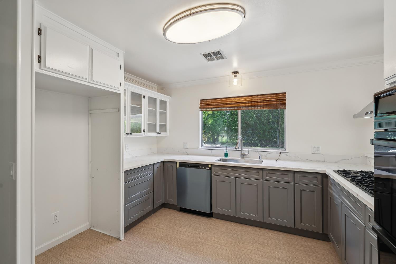 Detail Gallery Image 18 of 29 For 440 Nugget, Folsom,  CA 95630 - 2 Beds | 2 Baths