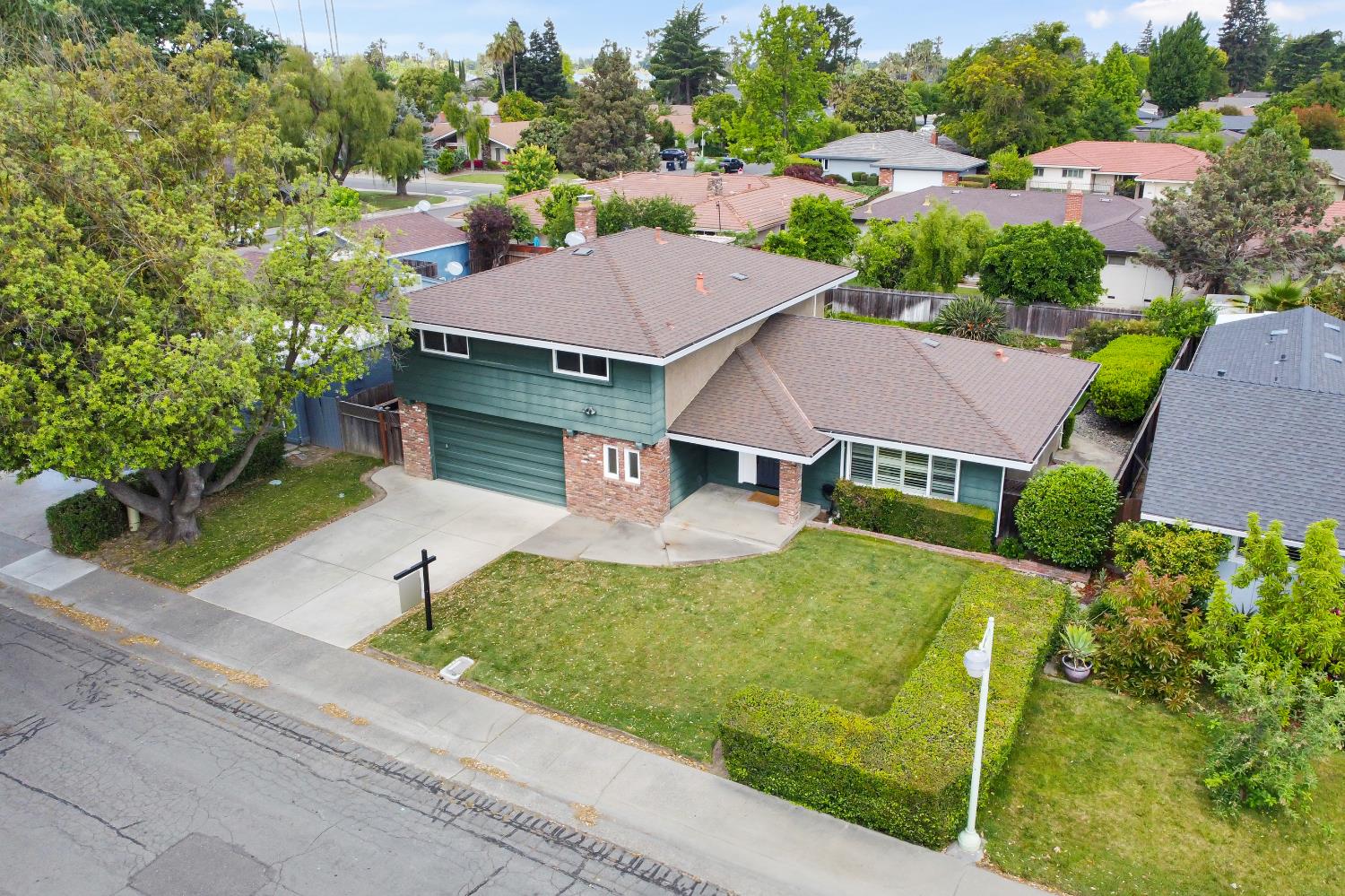Detail Gallery Image 45 of 48 For 90 Parklite Cir, Sacramento,  CA 95831 - 4 Beds | 2/1 Baths
