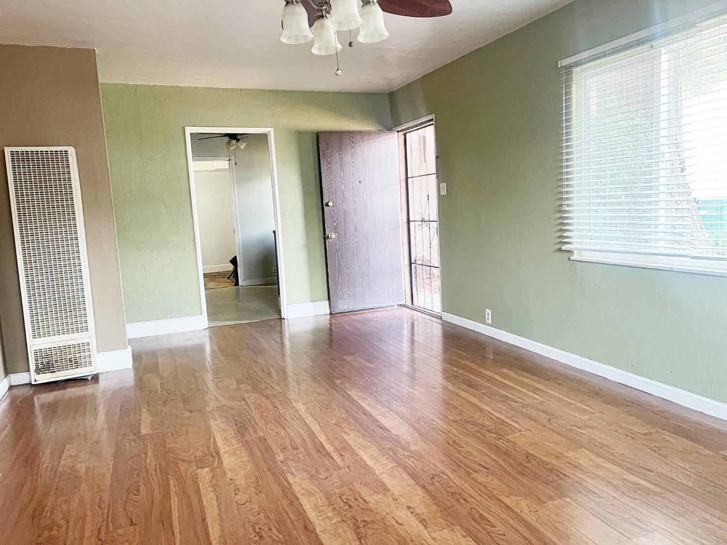 Detail Gallery Image 8 of 16 For 728 N Mills Ave, Lodi,  CA 95242 - 2 Beds | 1 Baths