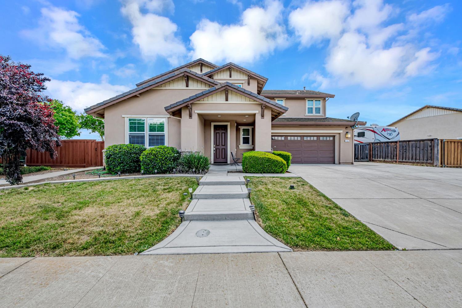 Detail Gallery Image 1 of 80 For 1162 Maugham Dr, Galt,  CA 95632 - 4 Beds | 3 Baths