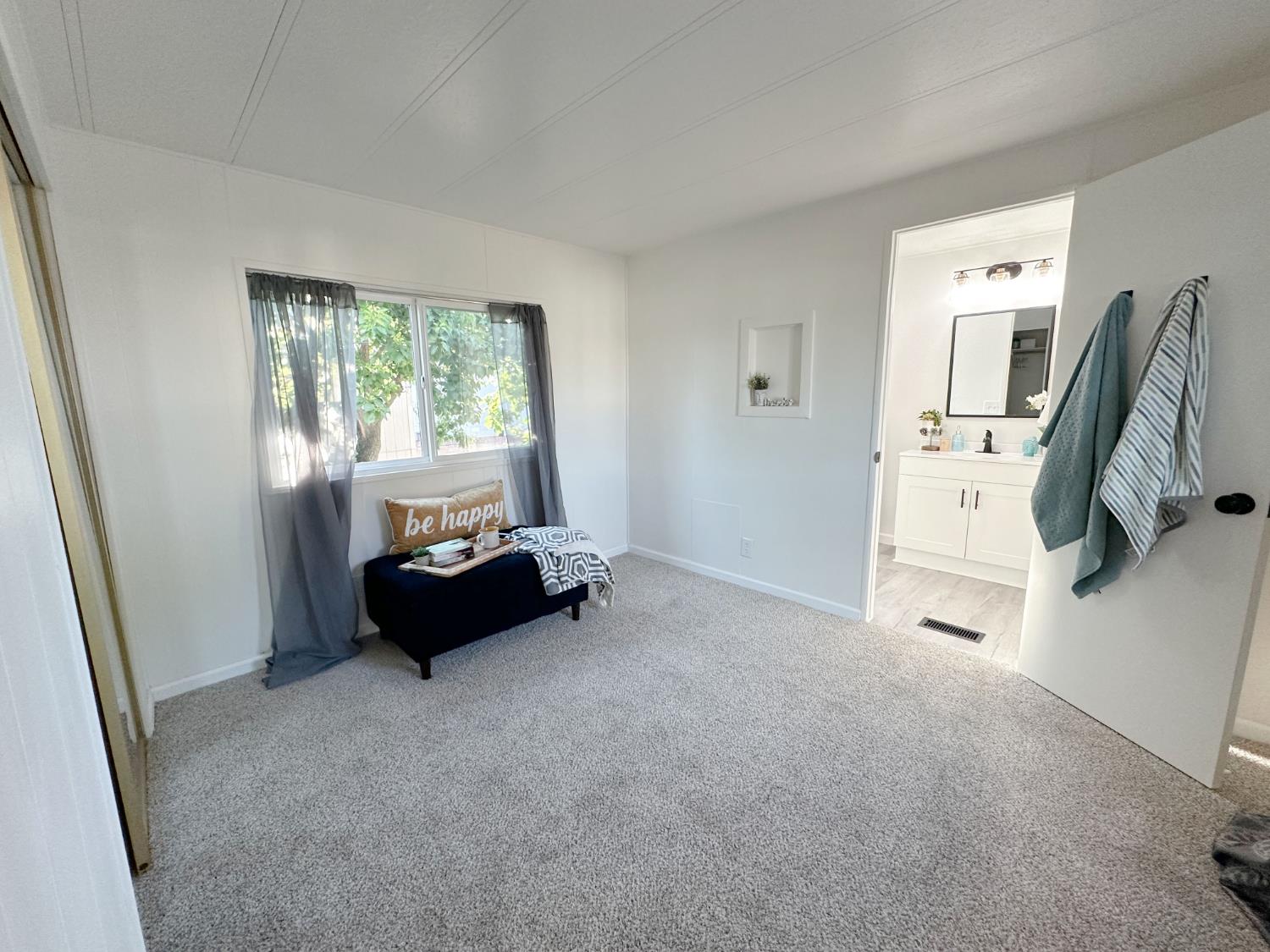 Detail Gallery Image 8 of 14 For 6311 Convention Ln 100, Sacramento,  CA 95828 - 2 Beds | 2 Baths