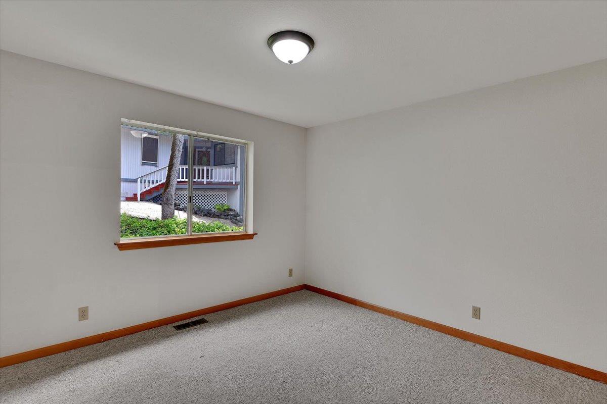 Detail Gallery Image 42 of 75 For 13901 Lake Wildwood Dr, Penn Valley,  CA 95946 - 3 Beds | 2 Baths