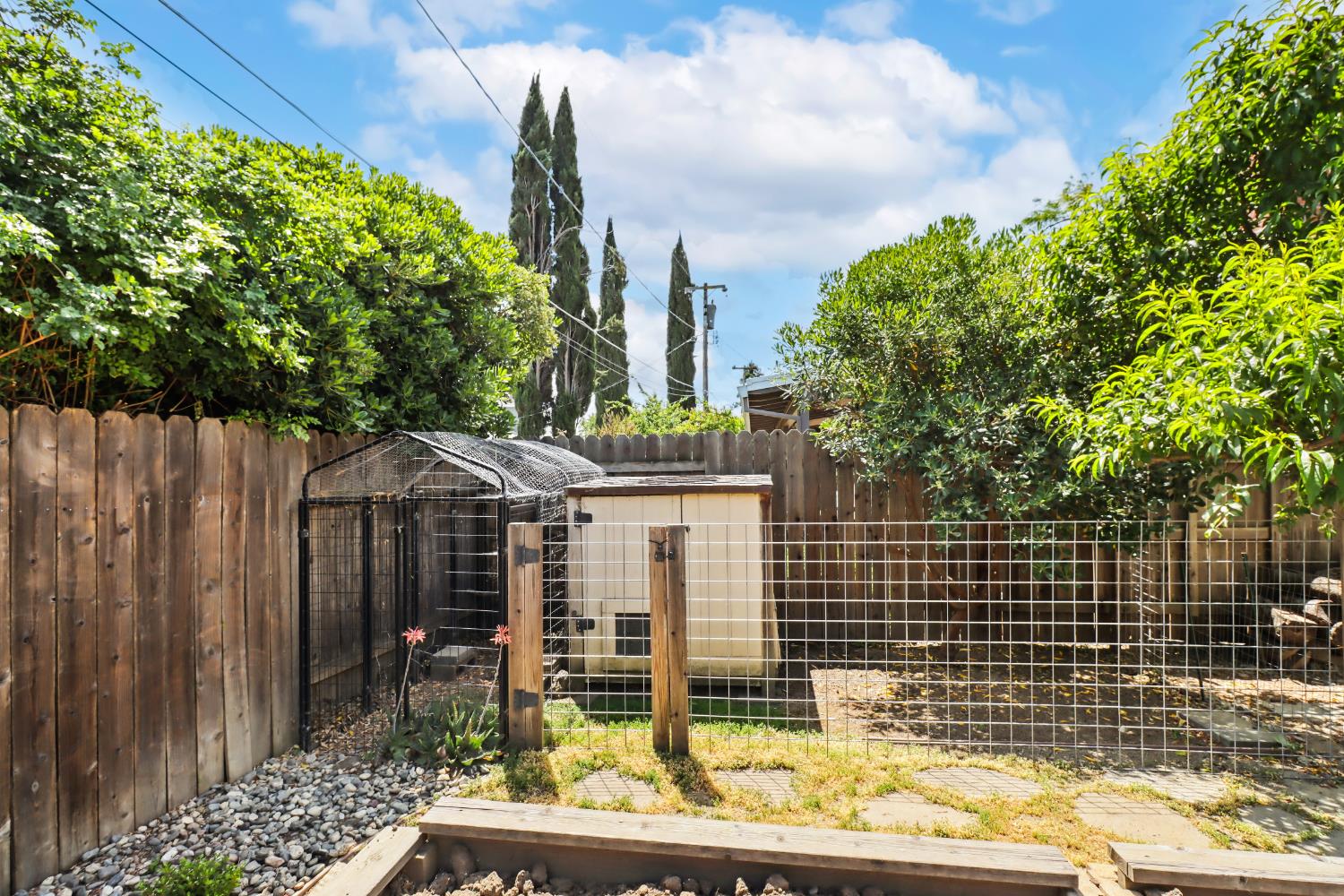 Detail Gallery Image 47 of 49 For 1614 Clemson Dr, Davis,  CA 95618 - 2 Beds | 2 Baths