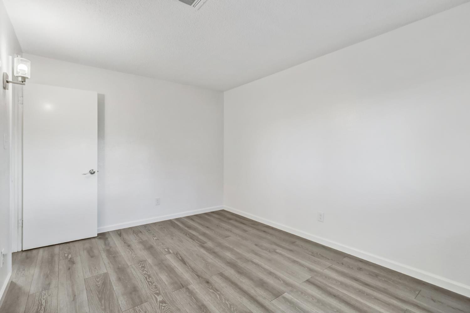 Detail Gallery Image 35 of 43 For 4920 Douvan Ct, Carmichael,  CA 95608 - – Beds | – Baths
