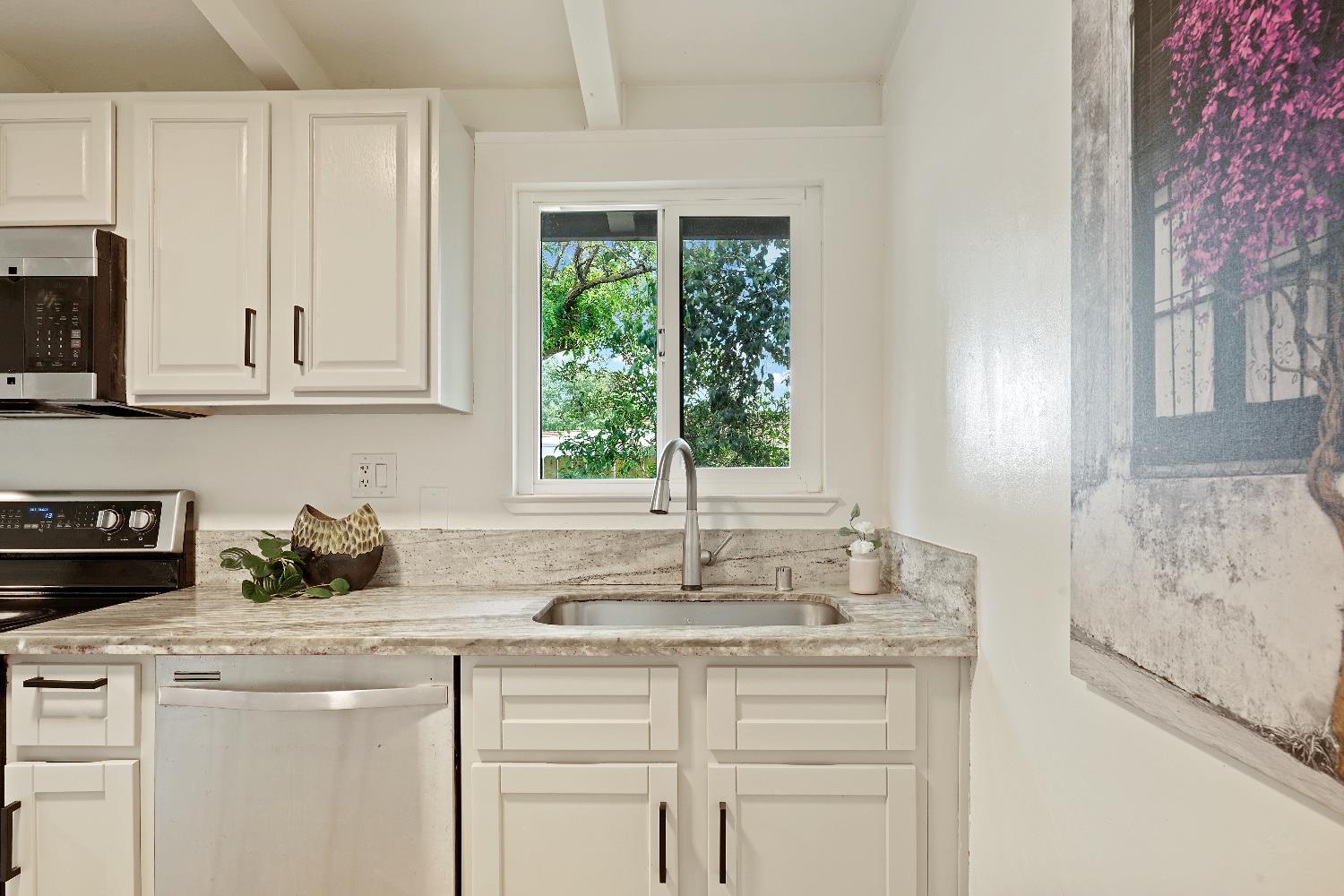 Detail Gallery Image 14 of 25 For 252 W 20th St, Tracy,  CA 95376 - 3 Beds | 2 Baths