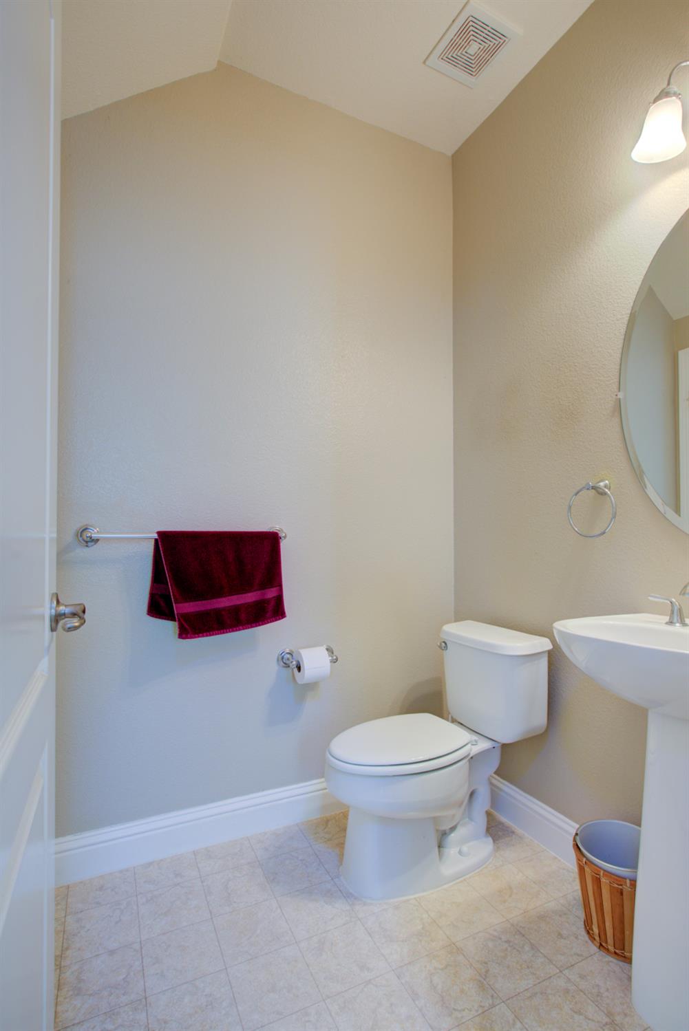 Detail Gallery Image 18 of 71 For 512 Squash Creek Ln, Patterson,  CA 95363 - 5 Beds | 3/1 Baths