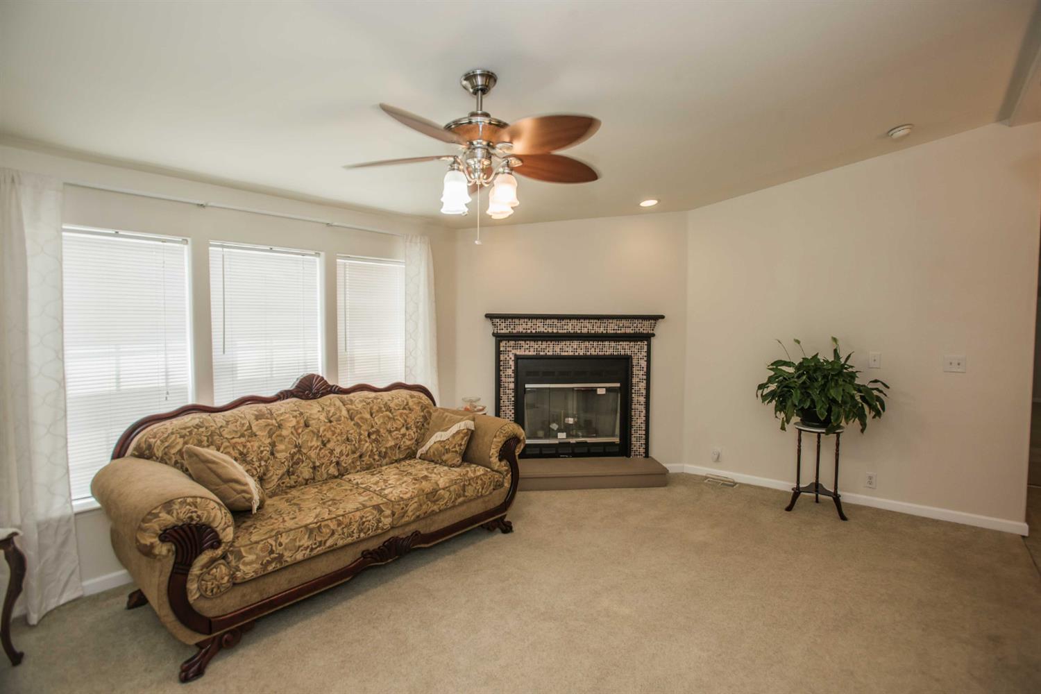 Detail Gallery Image 23 of 59 For 6946 27th St, Sacramento,  CA 95822 - 3 Beds | 2 Baths