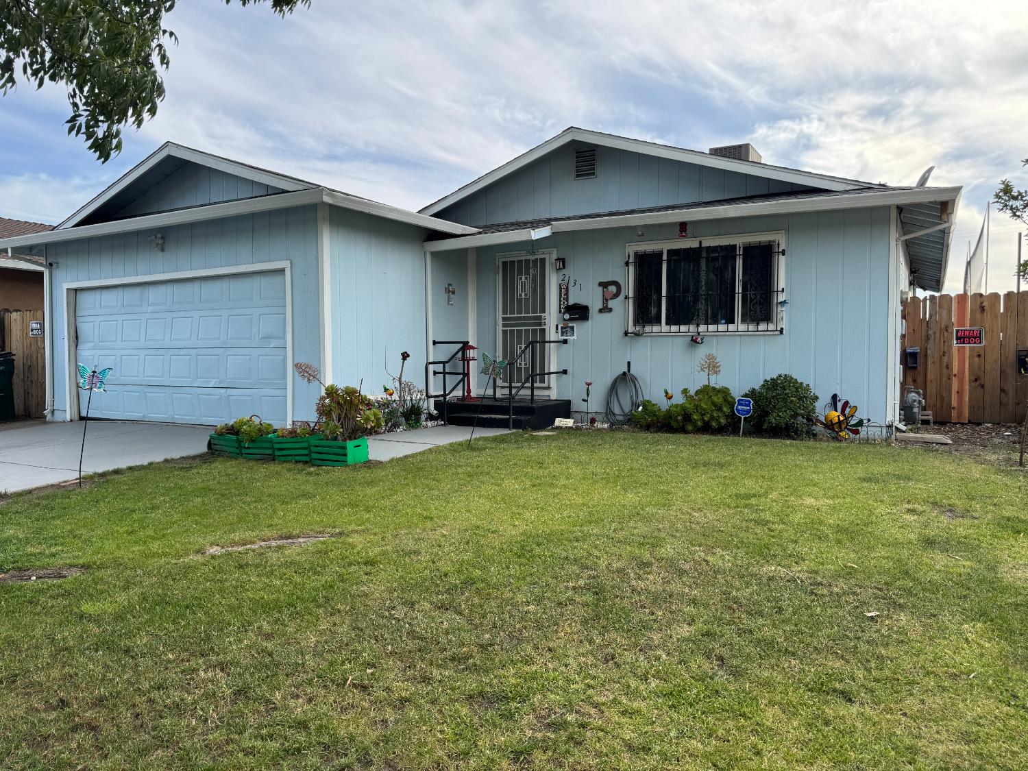 Detail Gallery Image 5 of 27 For 2131 S Sacramento St, Stockton,  CA 95206 - 3 Beds | 1/1 Baths