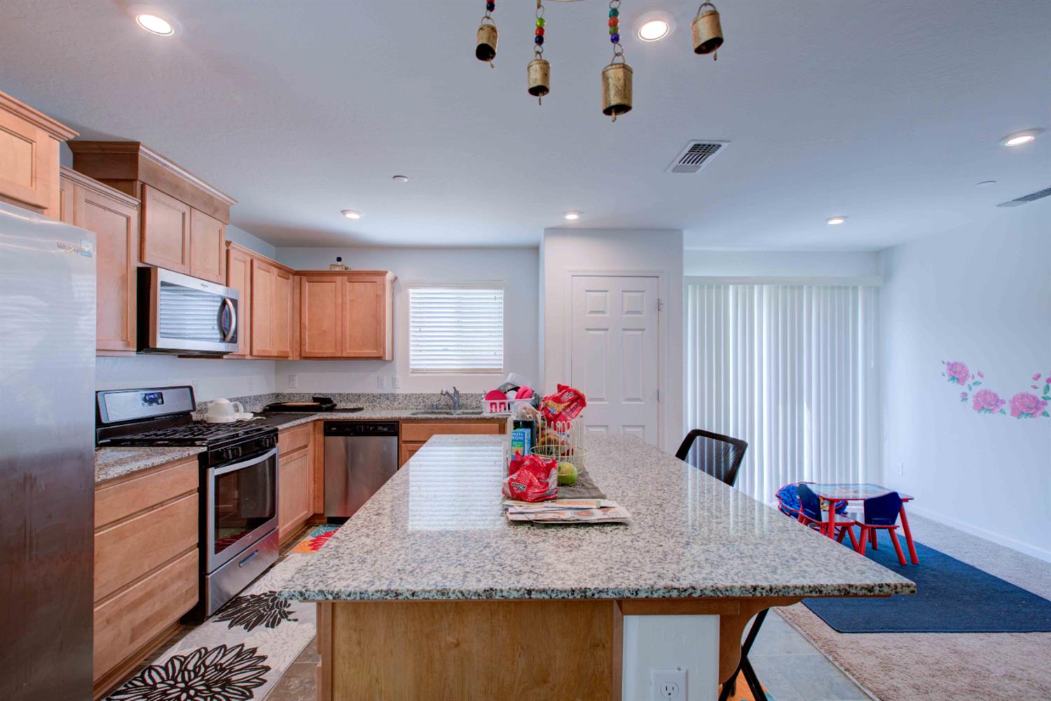 Detail Gallery Image 8 of 38 For 2045 Conadria Ave, Chowchilla,  CA 93610 - 4 Beds | 3 Baths