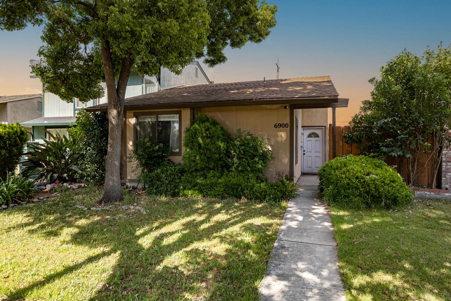 Detail Gallery Image 1 of 28 For 6900 Allegheny Pl, Stockton,  CA 95219 - 2 Beds | 1 Baths