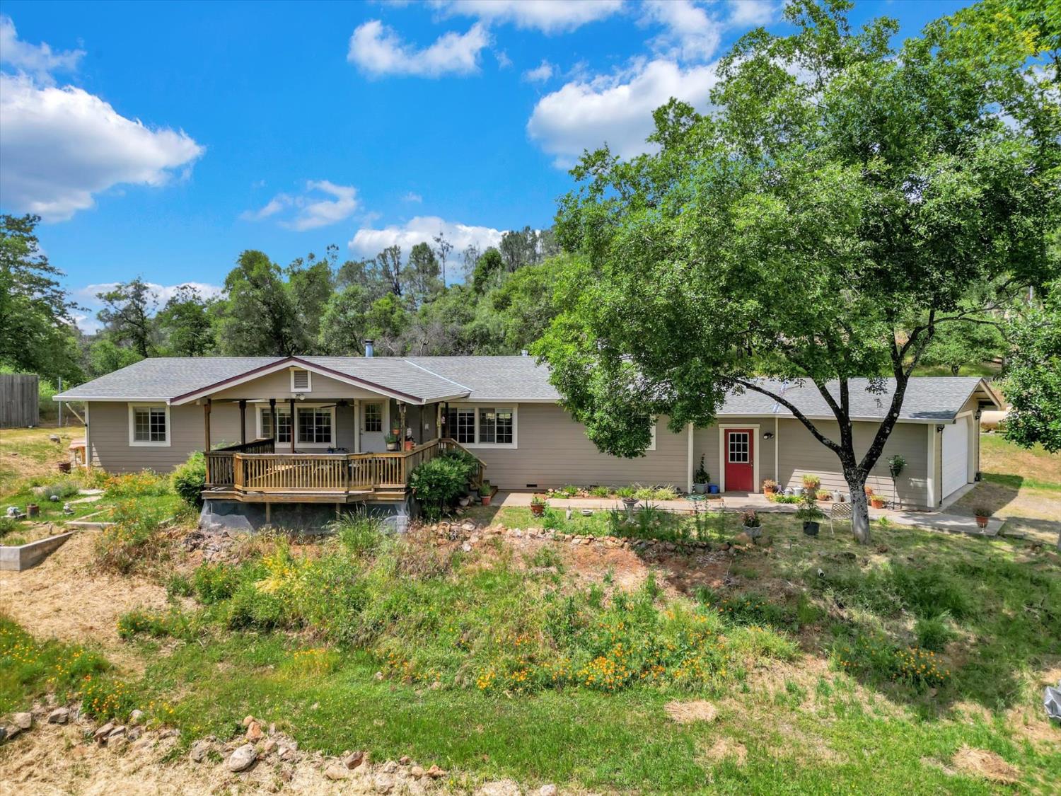 Detail Gallery Image 2 of 65 For 18386 Piper Ln, Penn Valley,  CA 95946 - 3 Beds | 2 Baths