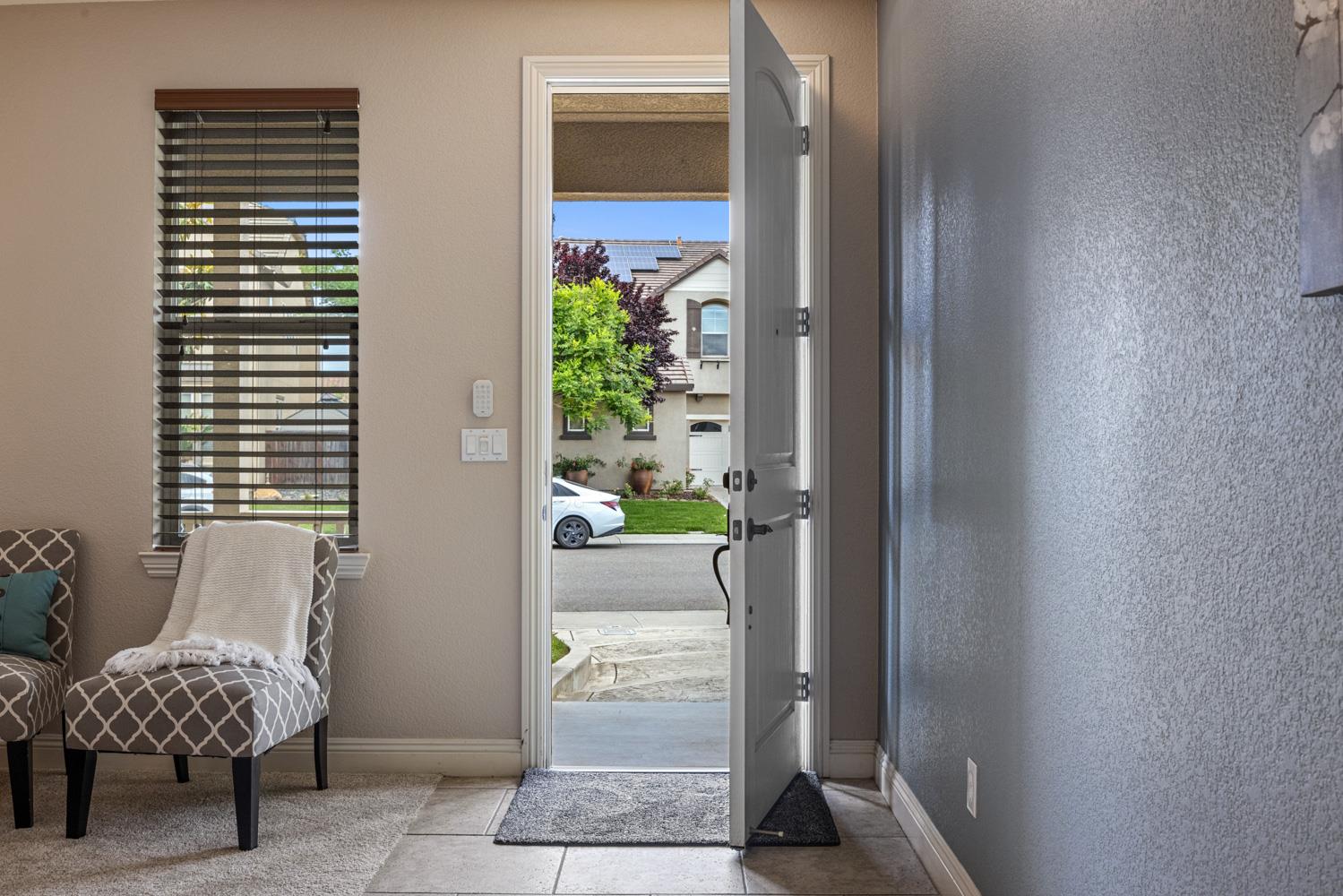 Detail Gallery Image 6 of 76 For 1734 Bandoni Ln, Manteca,  CA 95337 - 4 Beds | 3/1 Baths
