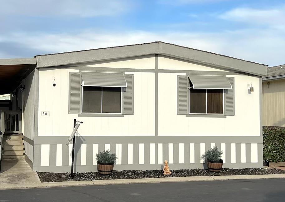 Detail Gallery Image 1 of 19 For 812 W Clover 66, Tracy,  CA 95376 - 3 Beds | 2 Baths