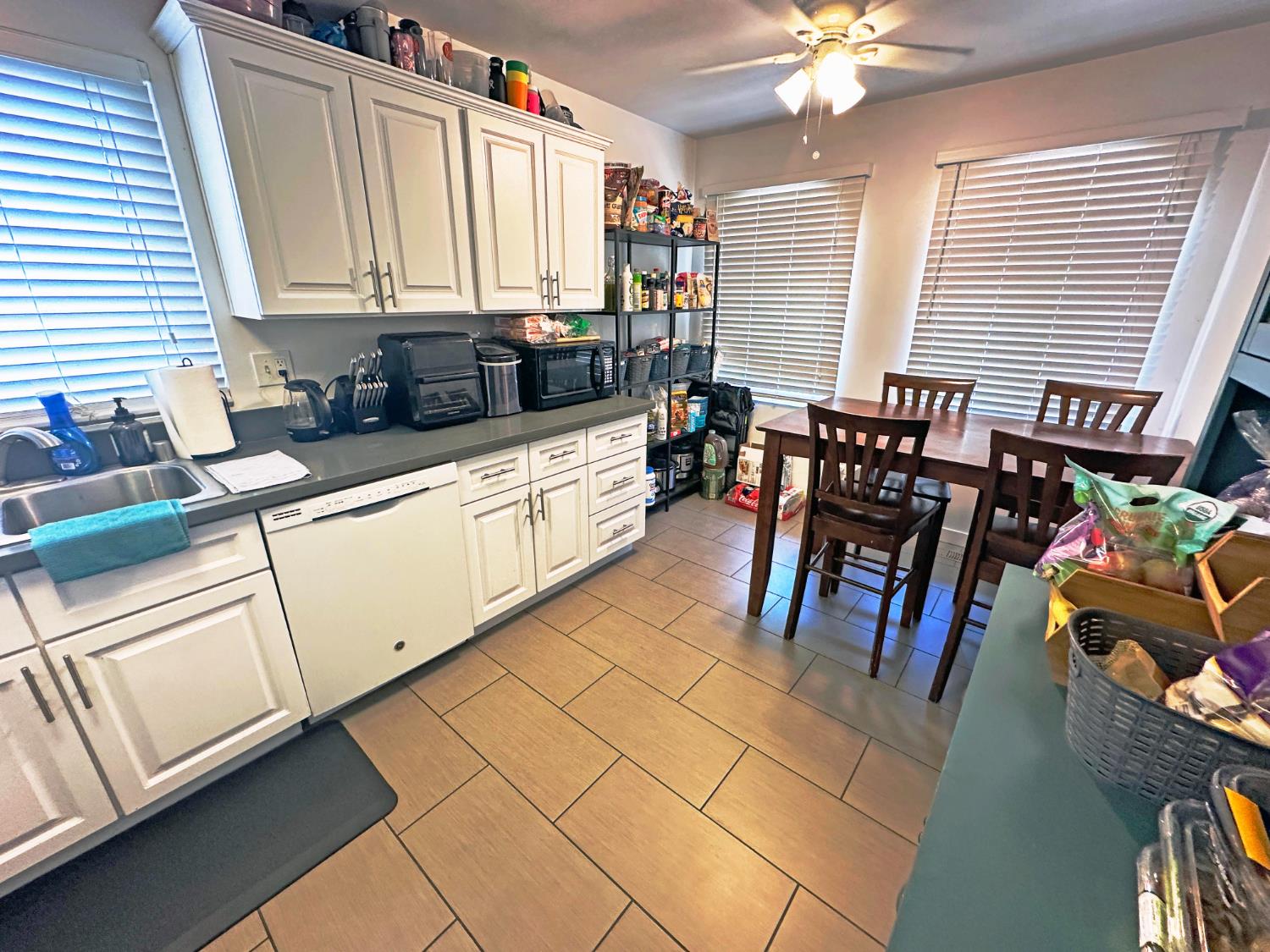 Detail Gallery Image 10 of 43 For 2525 N St, Sacramento,  CA 95816 - – Beds | – Baths