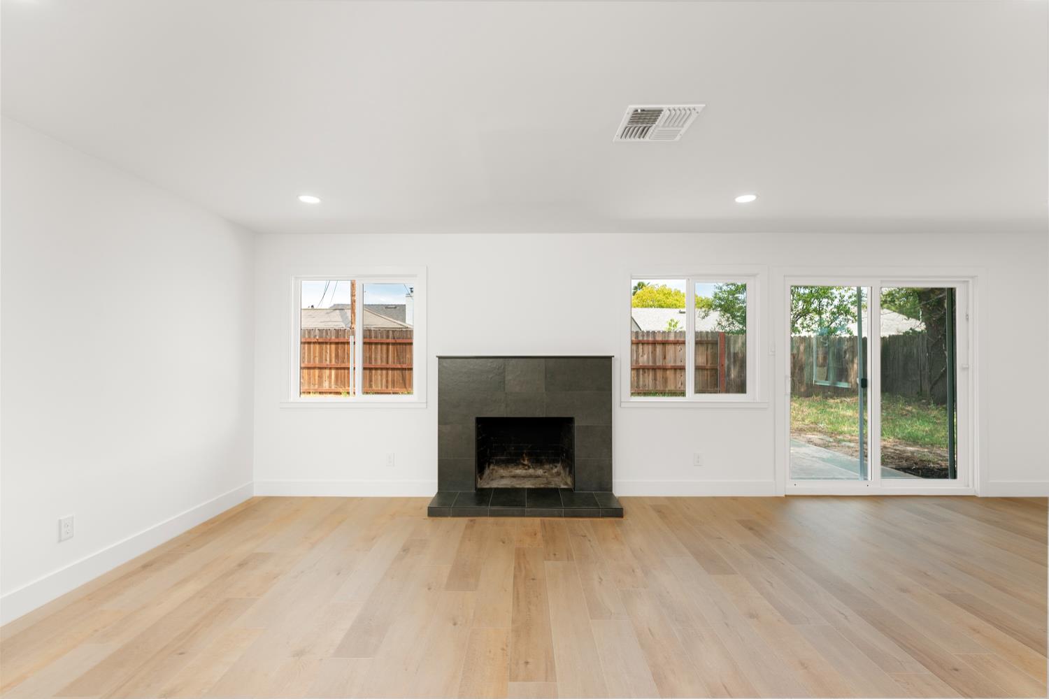 Detail Gallery Image 15 of 49 For 6716 Superior, North Highlands,  CA 95660 - 3 Beds | 2 Baths