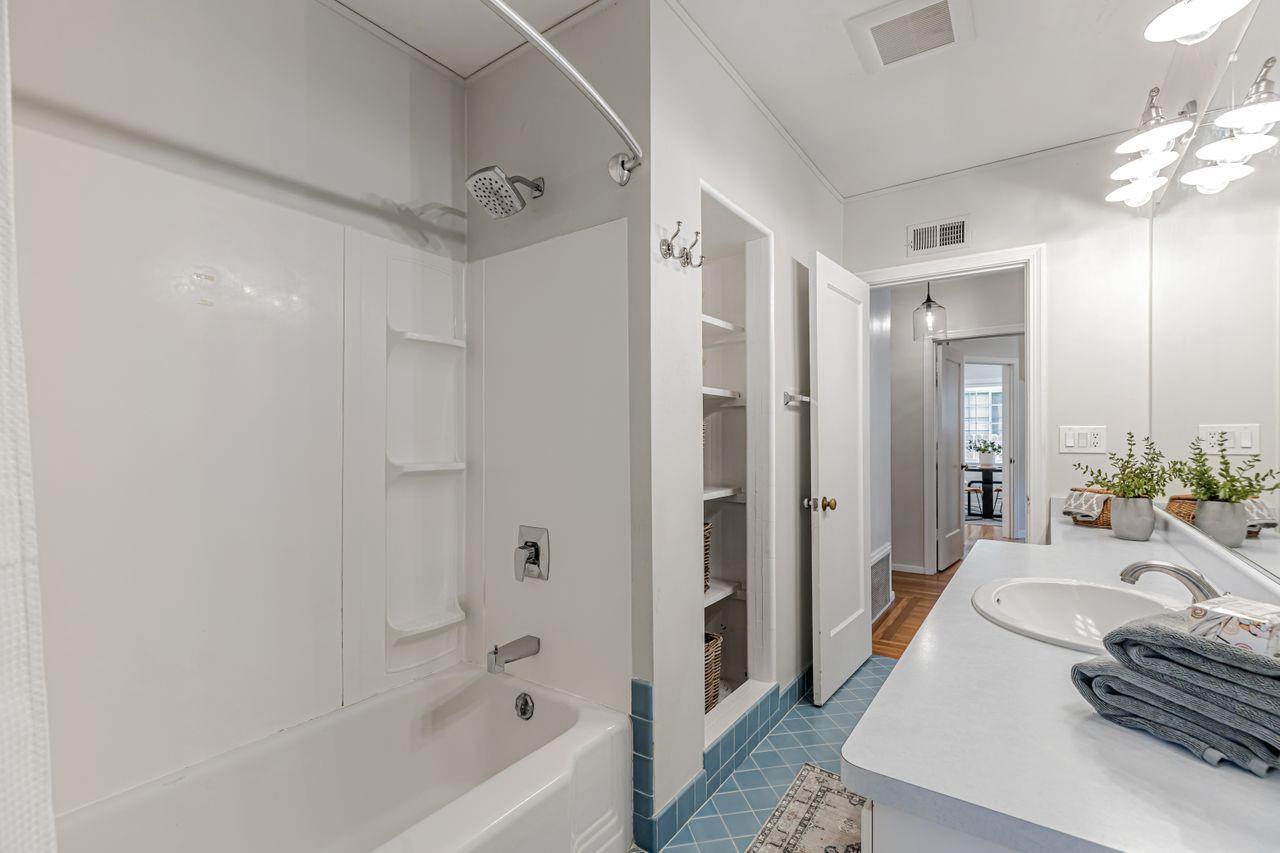 Detail Gallery Image 31 of 68 For 1800 8th Ave, Sacramento,  CA 95818 - 4 Beds | 1/1 Baths