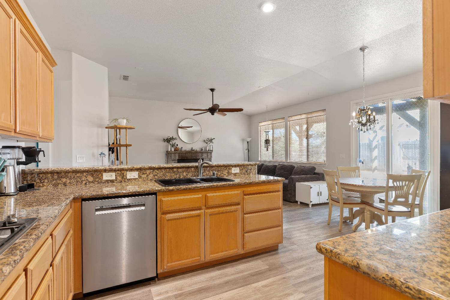 Detail Gallery Image 18 of 36 For 1795 Sea Side Ct, Plumas Lake,  CA 95961 - 4 Beds | 2 Baths