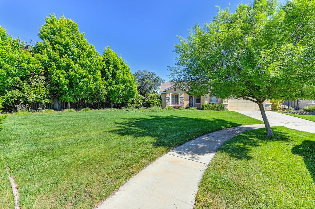 Detail Gallery Image 3 of 42 For 1437 Freeman Ct, Plumas Lake,  CA 95961 - 3 Beds | 2 Baths