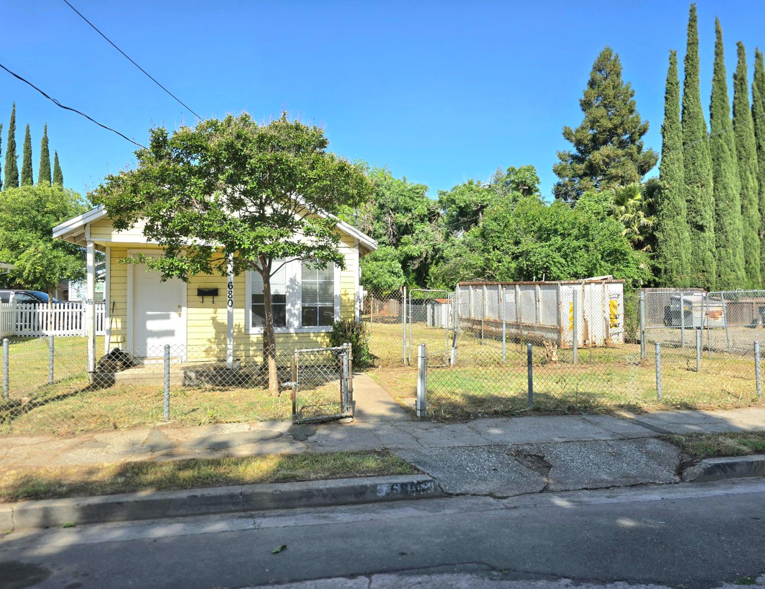 Detail Gallery Image 4 of 28 For 680 Walnut St, Yuba City,  CA 95991 - 2 Beds | 1 Baths