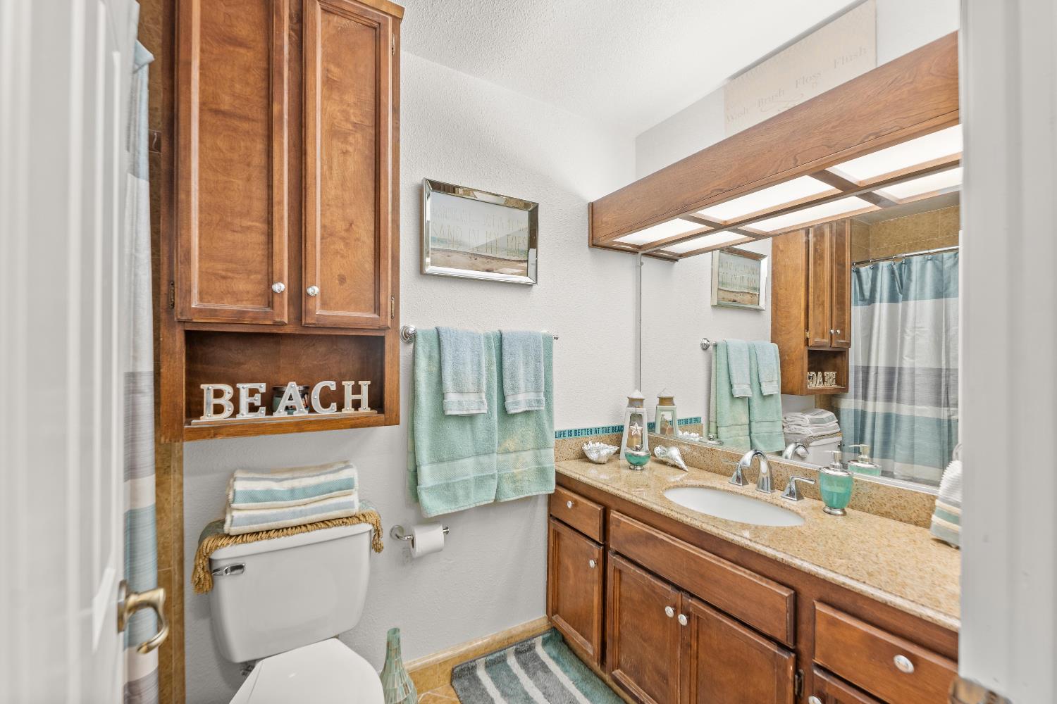 Detail Gallery Image 29 of 53 For 8193 Rose Vine Ln, Fair Oaks,  CA 95628 - 2 Beds | 2 Baths