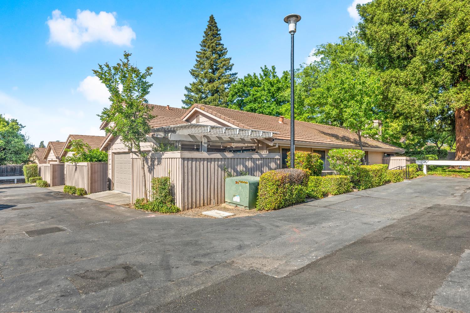 Detail Gallery Image 49 of 53 For 8193 Rose Vine Ln, Fair Oaks,  CA 95628 - 2 Beds | 2 Baths