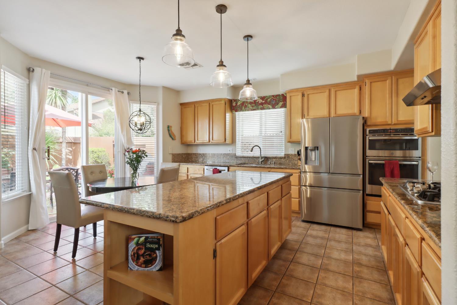 Detail Gallery Image 25 of 72 For 2049 Riggs Ave, Sacramento,  CA 95835 - 5 Beds | 3 Baths