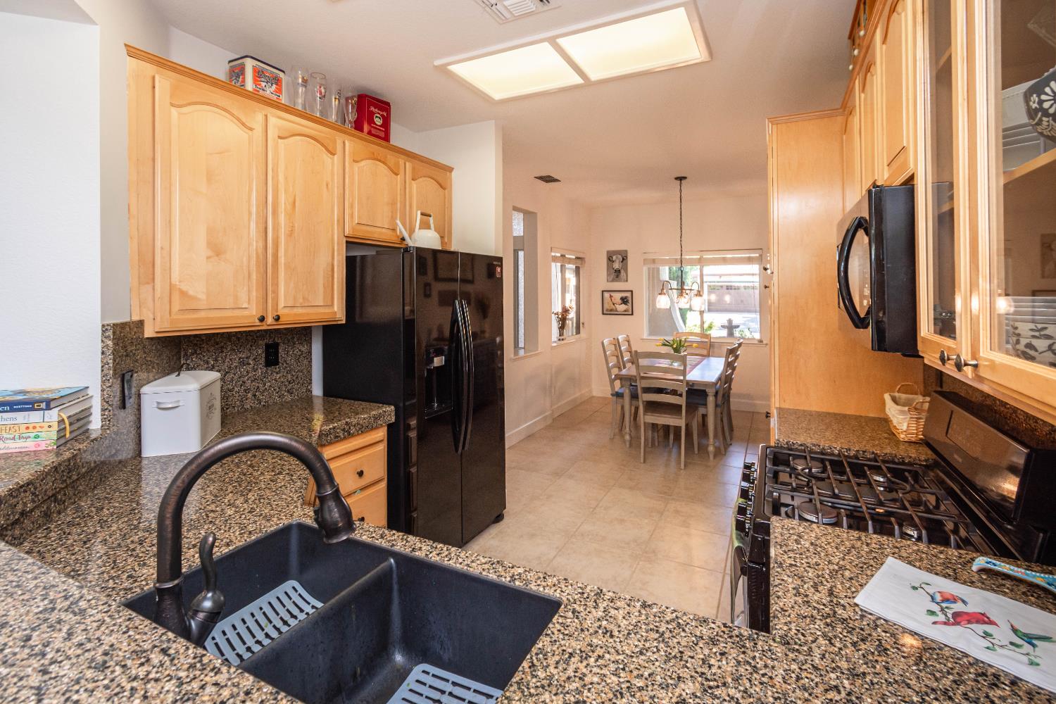 Detail Gallery Image 13 of 48 For 320 Leckenby Way, Folsom,  CA 95630 - 3 Beds | 2 Baths
