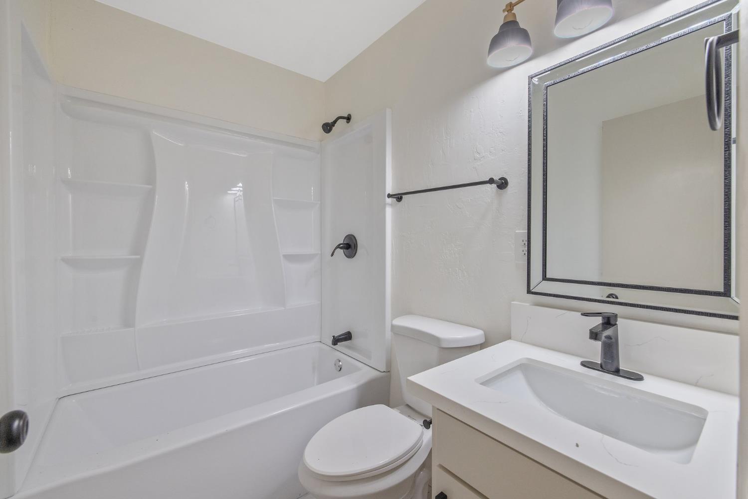 Detail Gallery Image 16 of 32 For 10141 Haven Ln, Hanford,  CA 93230 - 3 Beds | 2 Baths