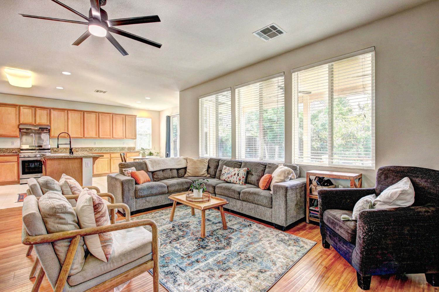 Detail Gallery Image 15 of 58 For 1461 Cortina Rd, West Sacramento,  CA 95691 - 5 Beds | 3 Baths