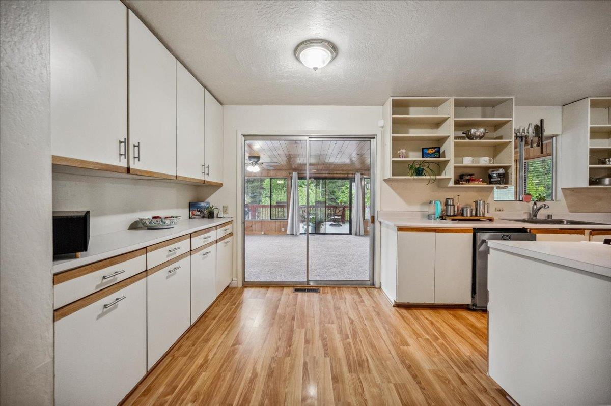 Detail Gallery Image 12 of 43 For 407 Chapel St, Grass Valley,  CA 95945 - 3 Beds | 2 Baths