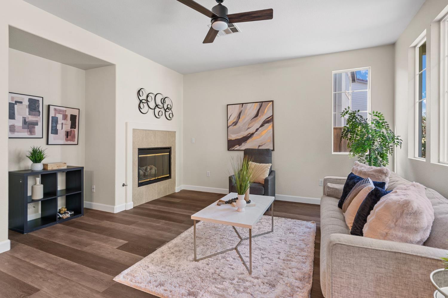Detail Gallery Image 9 of 40 For 4677 Bonsai Ave, Tracy,  CA 95377 - 4 Beds | 2/1 Baths