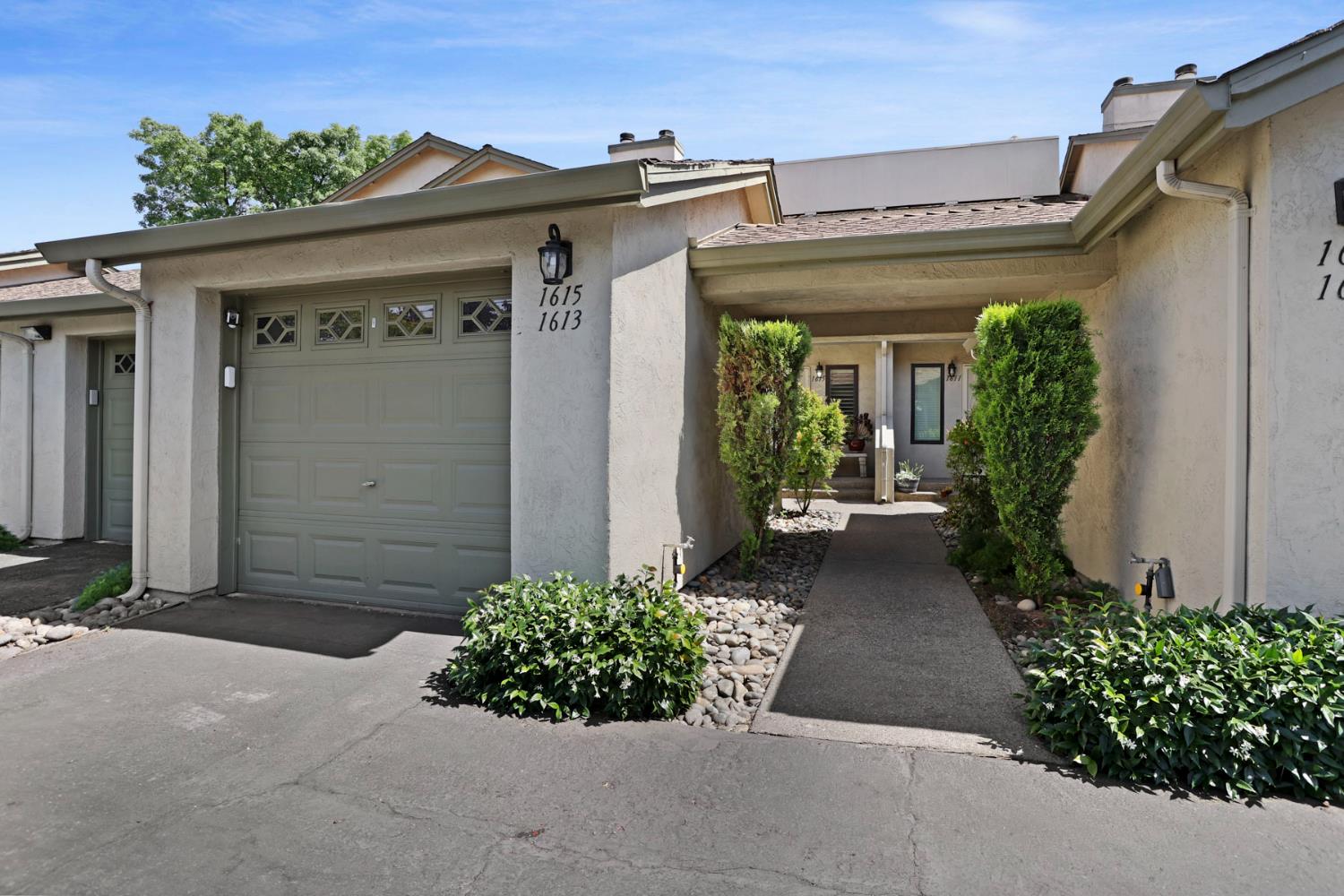 Detail Gallery Image 1 of 33 For 1615 Porter Way, Stockton,  CA 95207 - 2 Beds | 2 Baths