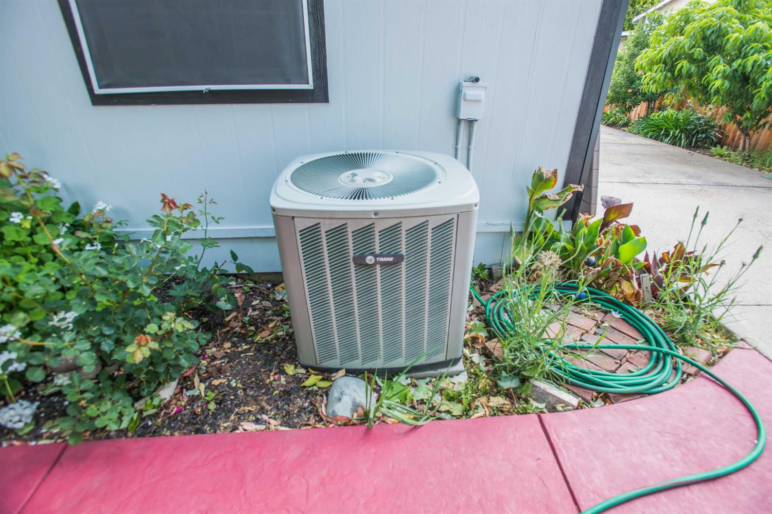 Detail Gallery Image 9 of 59 For 6946 27th St, Sacramento,  CA 95822 - 3 Beds | 2 Baths