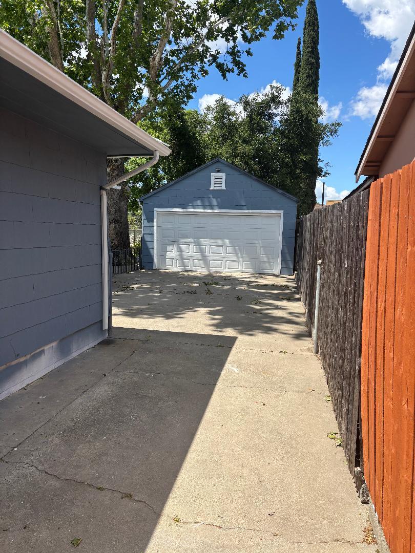 Detail Gallery Image 18 of 19 For 2671 Grove Ave, Sacramento,  CA 95815 - 3 Beds | 2 Baths