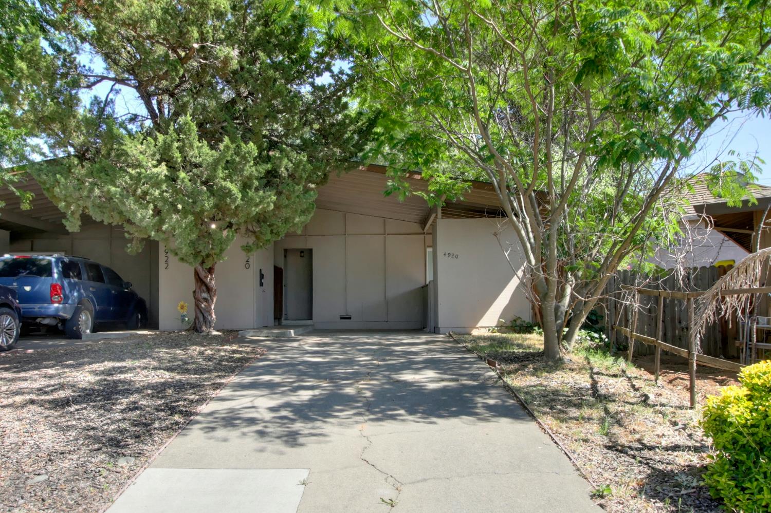 Detail Gallery Image 4 of 43 For 4920 Douvan Ct, Carmichael,  CA 95608 - – Beds | – Baths