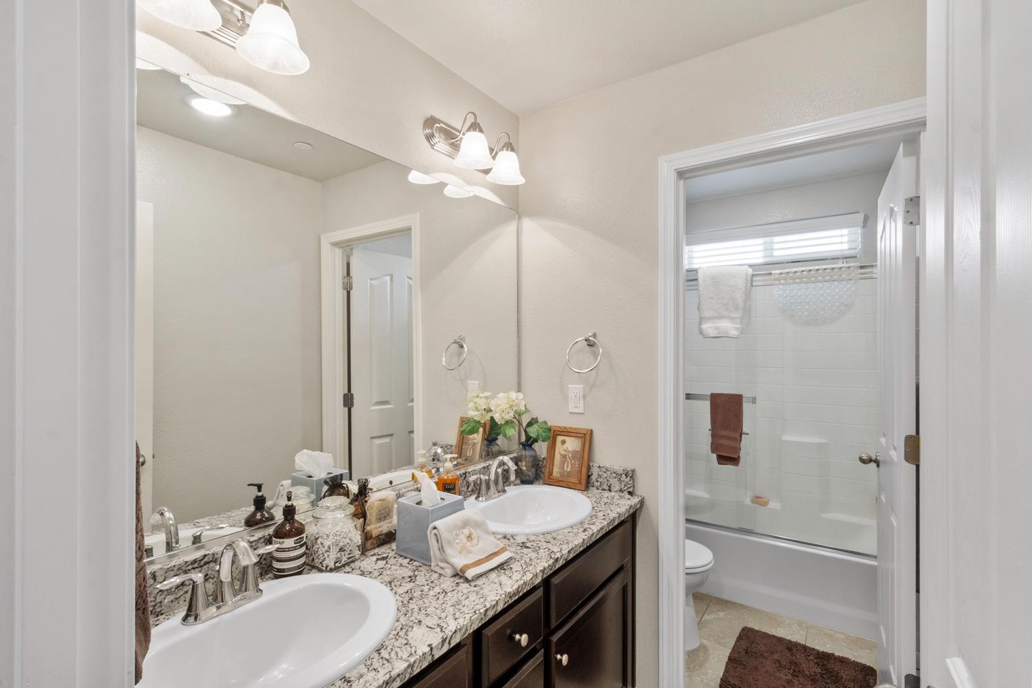 Strathmore, Merced, California image 43